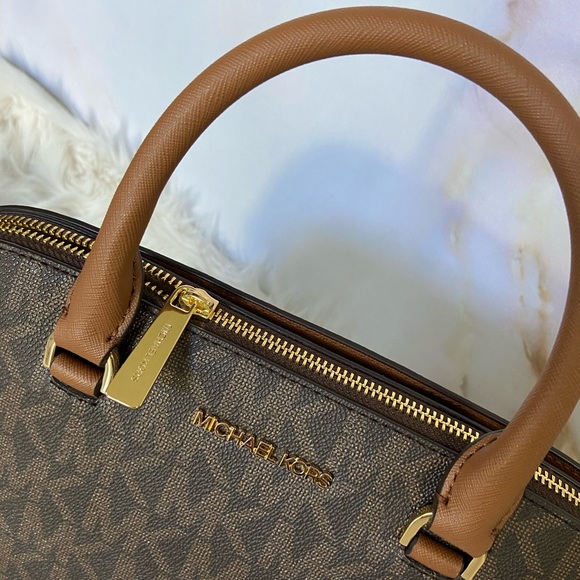 Michael Kors CINDY Large Dome Satchel in BROWN - Picture 4 of 8